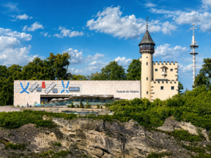 Музей современного искусства в Зальцбурге Museum der Moderne на Мёнхсберге