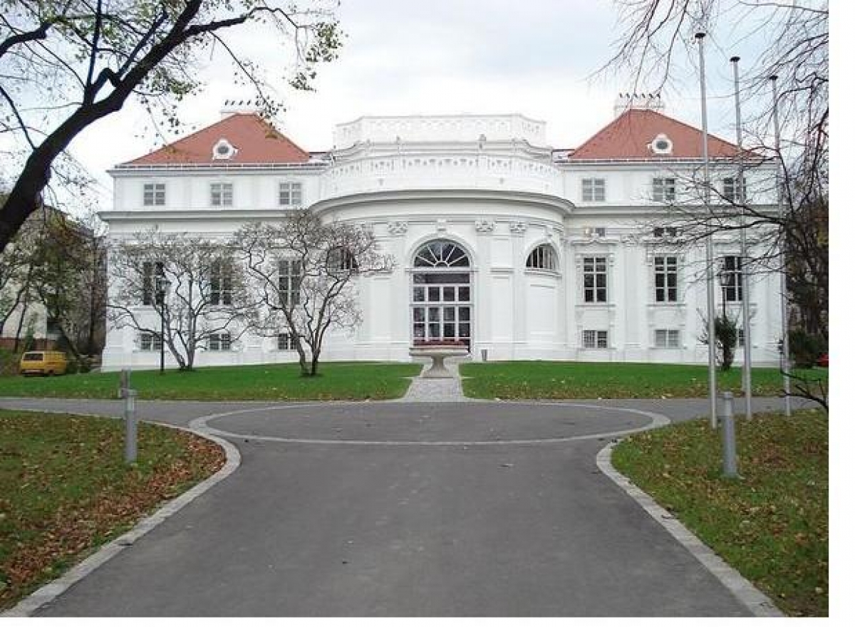 Дворец Шёнбург.  Palais Schönburg. Вена. Австрия.